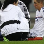 Fernando Torres Of Chelsea To Have Scan On Knee Injury