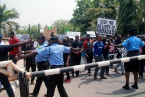 Agatu-youths-street-on-protests-in-Abuja-on-Wednesday-morning-over-the-killings-going-in-Benue-State-2-504x336