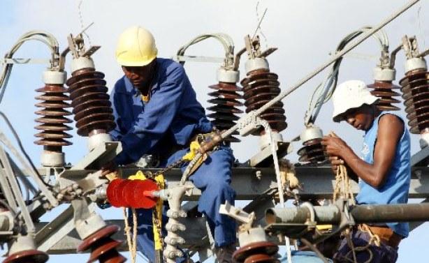 electricity-workers1