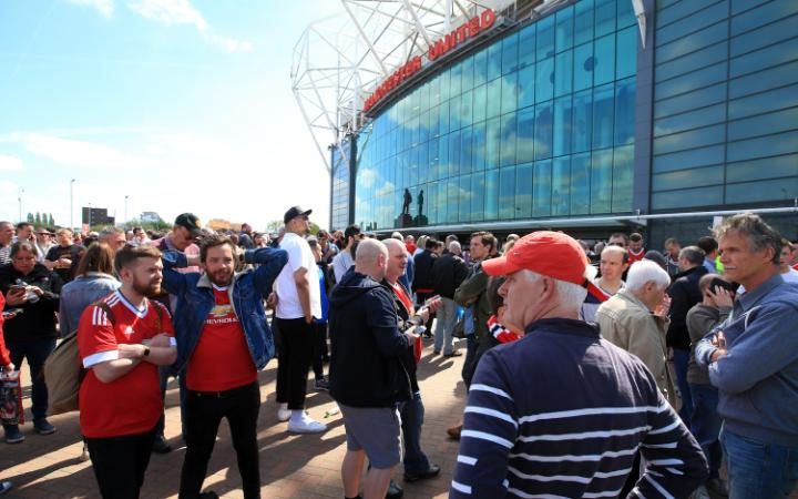 Fans left Manchester United's Old Trafford following the security alert