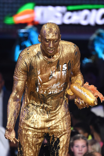 Kobe Bryant gets slimed while accepting his award - THEWILL NEWS MEDIA