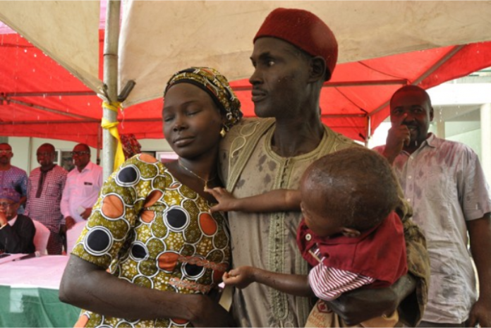 chibok-girl-released-with-child-2