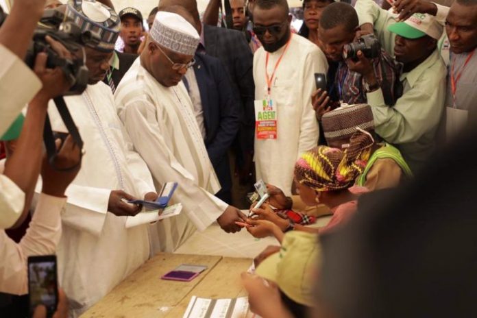 Atiku-Abubakar-delivers-polling-unit-to-PDP-e1552147770657