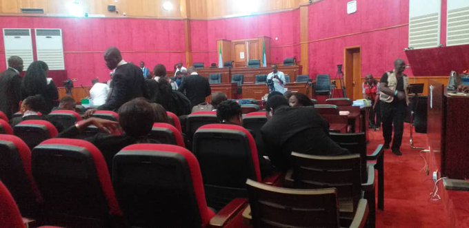 TRIBUNAL 2