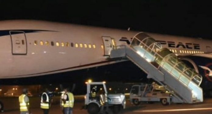 167-Stranded-Nigerians-Return-From-South-Africa
