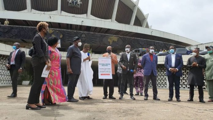 FG-hands-over-National-Theater1-e1594570554485 (1)