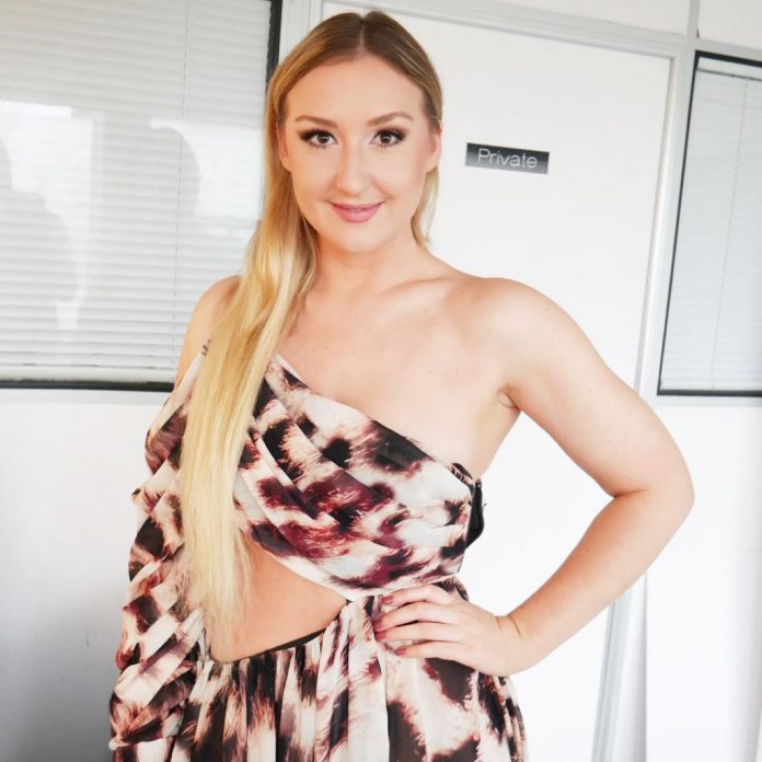 German Singer, Hannah Guendemir