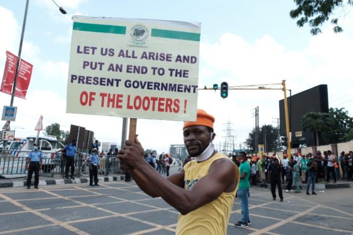 NIGERIA_60-PROTESTER