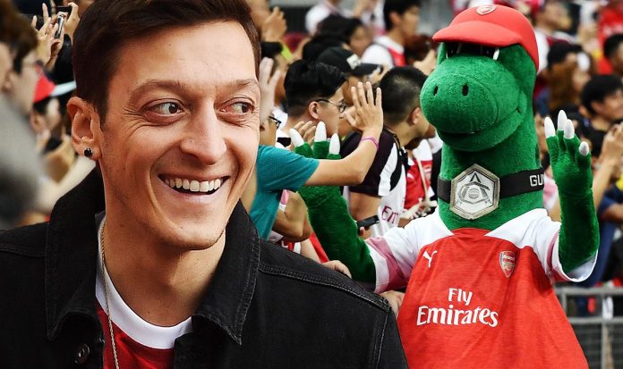 OZIL GUNNERSAURUS Twitter