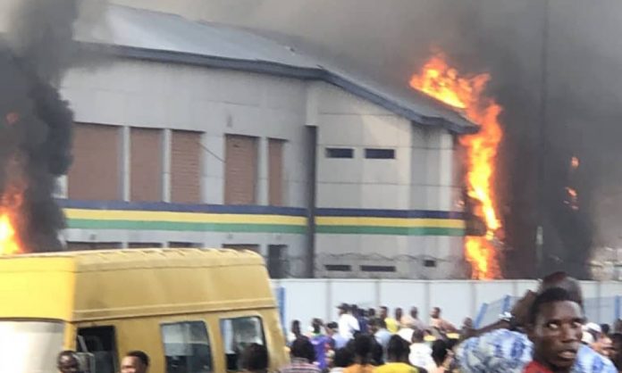Suspected Hoodlums Burnt Down Orile-Iganmu Police Station