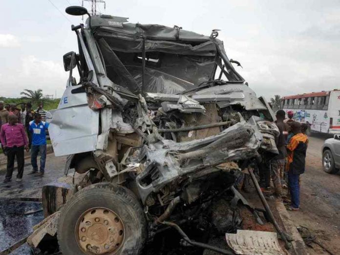 Dangote truck crashes into BRT bus along Ikorodu Road Dangote truck crashes into BRT bus along Ikorodu Road