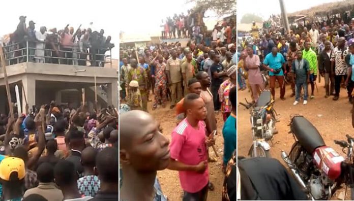 OPC-members-arrest-notorious-kidnapper-Iskilu-Wakili-in-Oyo Ibadan Protest