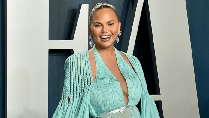 chrissy-teigen chrissy teigen