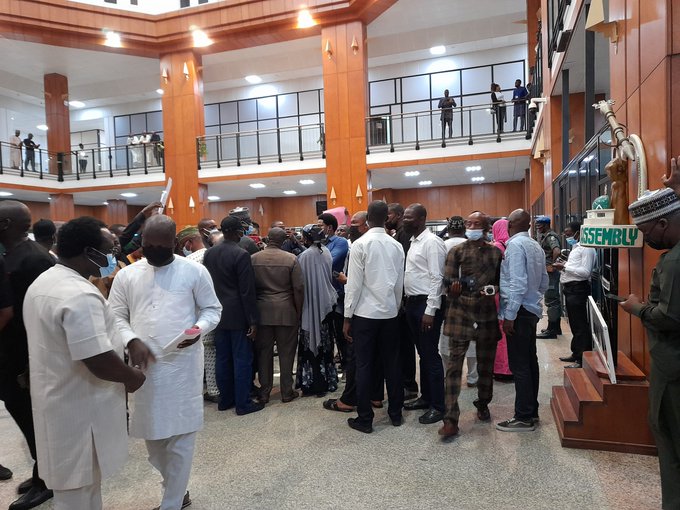 Legislative aides, on Tuesday, welcomed lawmakers of the upper and lower legislative Chambers with protest over non payment of allowances.