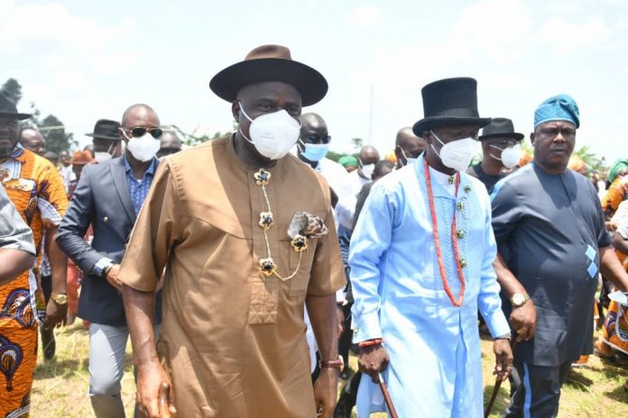 Bayelsa Gov Leads High-Powered Delegation To Rivers For Burial Of Deputy’s Mother-in-Law Bayelsa Gov Leads High-Powered Delegation To Rivers For Burial Of Deputy’s Mother-in-Law