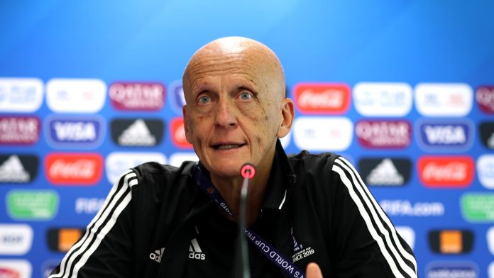 Referee Pierluigi Collina
