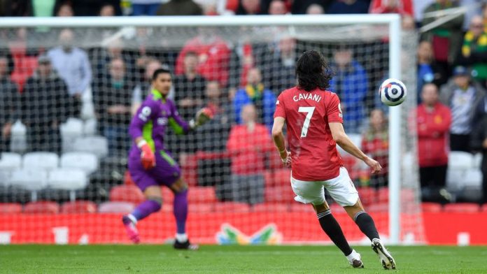 Cavani-6 Edinson Cavani's 40-Yard goal against Fulham