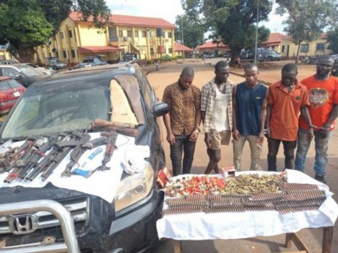 Police Intercept 753 Rounds Of Machine Gun Ammunition, AK47s, Kill 1 Female And 2 Male Robbers In Ebonyi