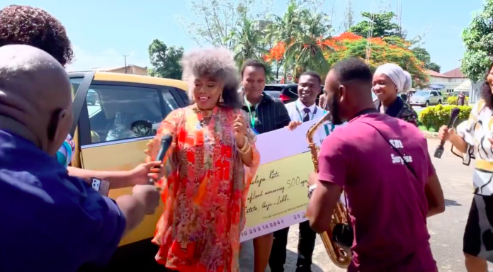 Yeni-Kuti-Fans-Surprise-Her-With-A-Brand-New-Car-for-Her-60th-Birthday-tsbnews.com1_