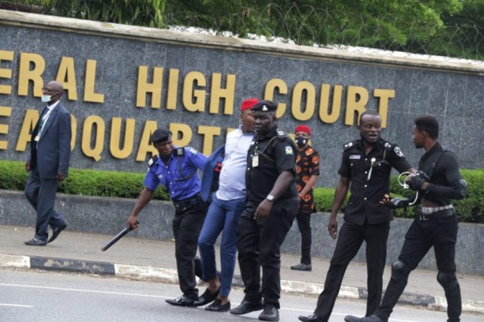 police-arrest-two-persons-at-the-fderal-mhigh-ocurt-abuja-where-the-trial-of-nnamdi-Kanu-is-holding-scaled Court