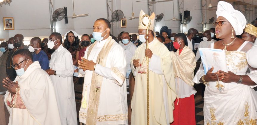 Bishop Michael Odogwu Elue leads other Rev. Fathers at the memorial service.