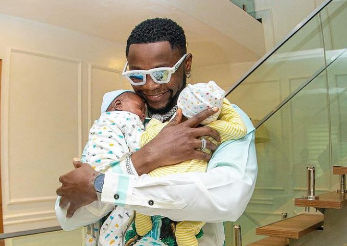 Kizz-daniel-and-babies Kizz daniel and babies