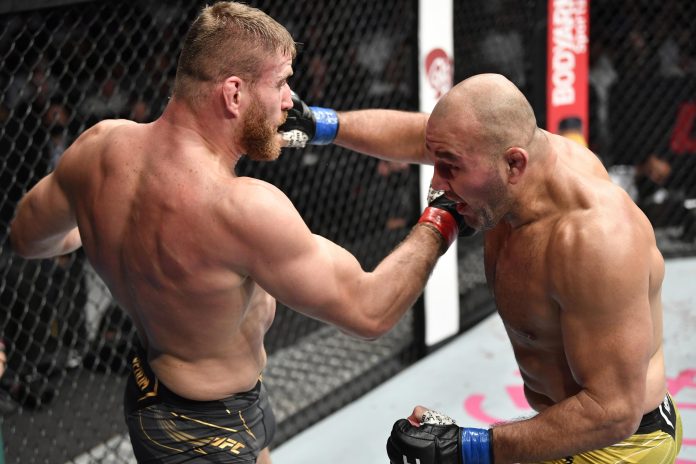 42-Year-Old Glover Teixeira Clinches Light Heavyweight Title From Jan Blachowicz 42-Year-Old Glover Teixeira Clinches Light Heavyweight Title From Jan Blachowicz