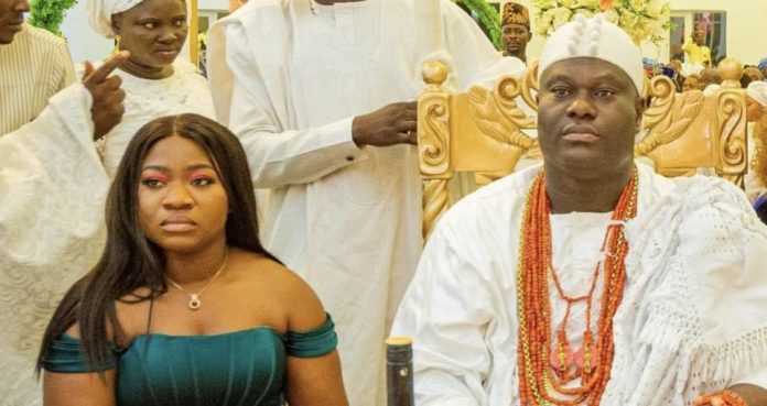 The Ooni of Ife, Adeyeye Ogunwusi and his daughter