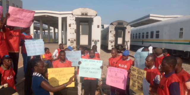 Rail workers protest