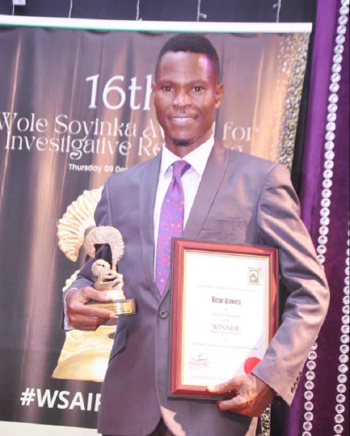 Cartoon Editor, Thewill Newspaper/ Winner, Wole Soyinka Editorial Cartoon, Victor Asowata at the 16th Wale Soyinka Award for investigative reporting in Ikeja on 9/12/2021. photo ; peace udugba Cartoon Editor, Thewill Newspaper/ Winner, Wole Soyinka Editorial Cartoon, Victor Asowata at the 16th Wale Soyinka Award for investigative reporting in Ikeja on 9/12/2021. photo ; peace udugba