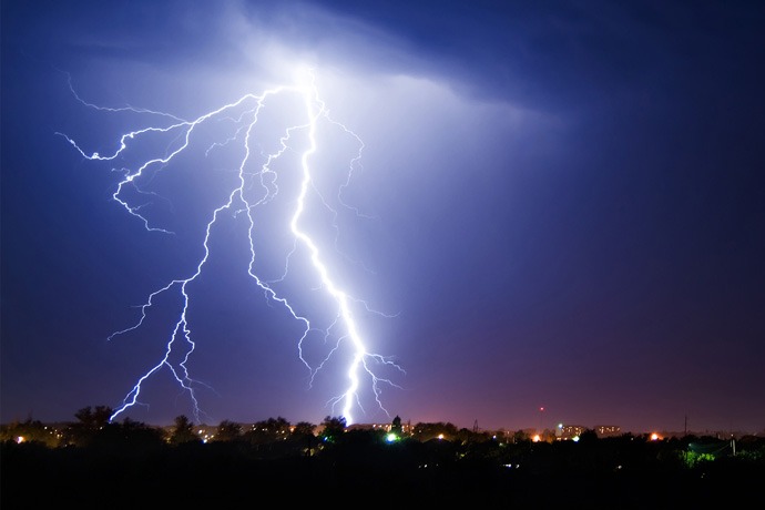 lighting-pic-data Lightning strike