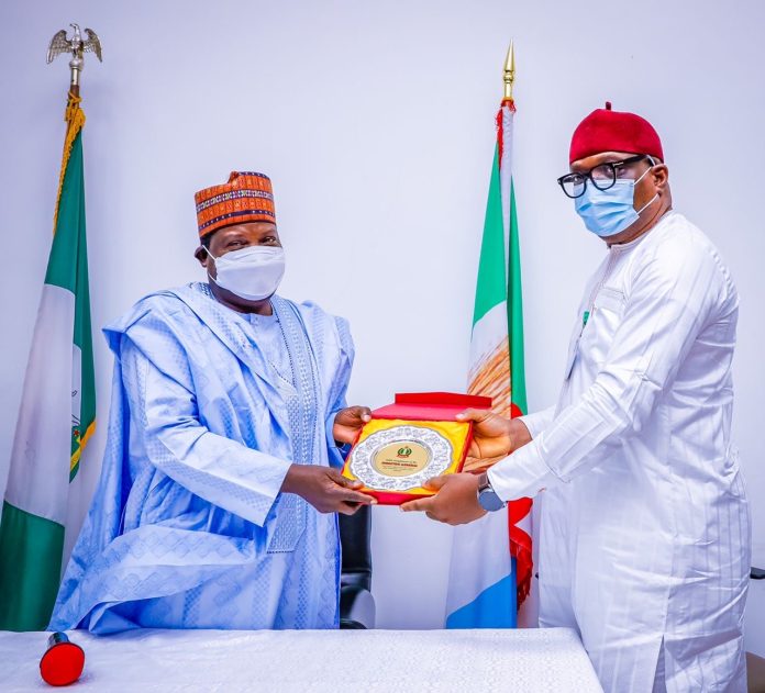Lalong Receives NIPSS SEC 44 Nominees, Task Them On Solutions To LG Administration (2) Lalong Receives NIPSS SEC 44 Nominees, Task Them On Solutions To LG Administration (2)