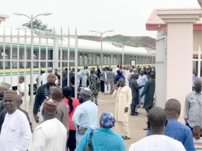 Passengers-of-Kaduna-Abuja-train-trapped-in-Dutse-yesterday