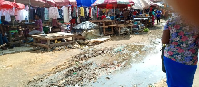 Danger Looms As Traders Take Over Roads Around Market Areas in Akwa Ibom (3) portions of markets on the road and muddy interiors