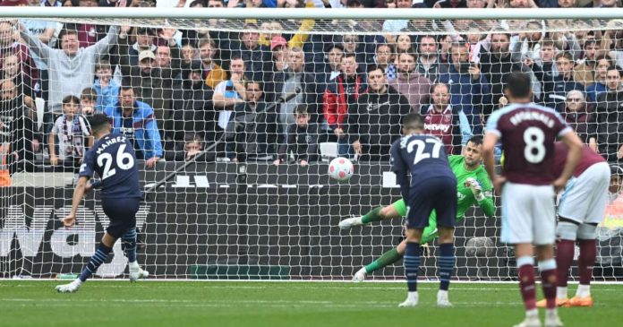 Mahrez Misses Crucial Penalty As City Draw 2-2 In Comeback Against West Ham Mahrez Misses Crucial Penalty As City Draw 2-2 In Comeback Against West Ham