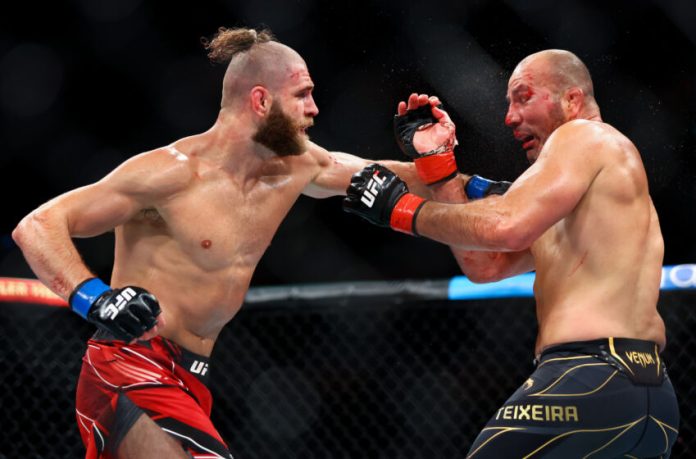 UFC 275: Teixeira v Prochazka