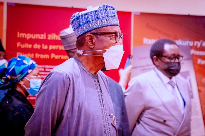 Buhari Meets Nigerian Nationals In Rwanda, Seeks Collaboration