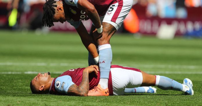 Gerrard Worried Over Carlos Injury After Aston Villa Beat Everton 2-1 Gerrard Worried Over Carlos Injury After Aston Villa Beat Everton 2-1
