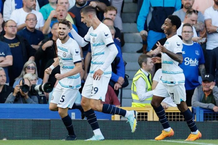 Jorginho Penalty Gives Chelsea Winning Start Against Everton
