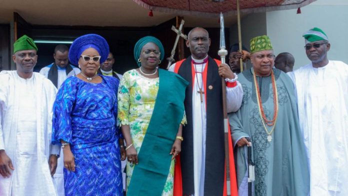 Engr. Noimot Salako-Oyedele Ogun State Head of Service, Dr. Nofiu Aigoro (left); Chief Judge, Mosunmola Dipeolu; Deputy Governor, Noimot Salako-Oyedele; Bishop of Egba Diocese, Rt. Revd. (Dr.) Emmanuel Adekunle; Paramount Ruler of Remoland, Oba Babatunde Ajayi and Secretary to the State Government (SSG); Tokunbo Talabi, during a special church service to mark Nigeria’s 62nd Independence anniversary at the Cathedral Church of St. Peter, Ake, Abeokuta