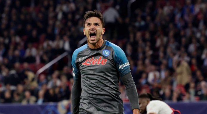 Napoli defeats Ajax Napoli defeats Ajax