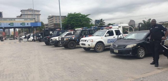 Police-at-Lekki-Toll-Gate (1)