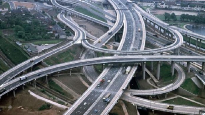 Spaghetti flyover