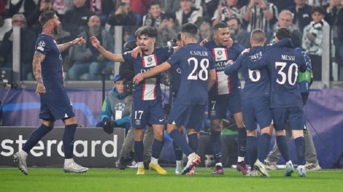 PSG teammates celebrates