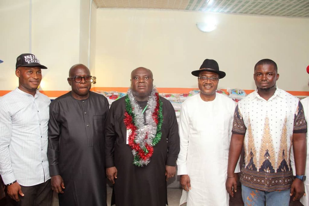 Prof Sandy and youth group. - THEWILL NEWS MEDIA