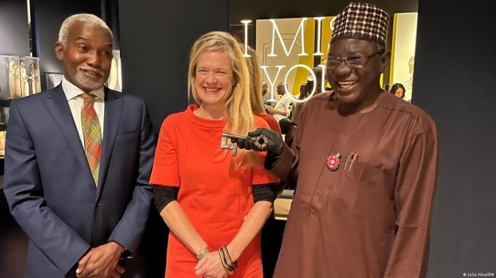 Germany retursn Benin Bronzes