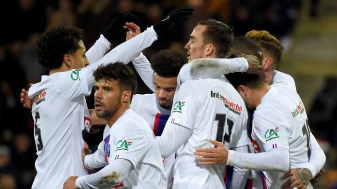 PSG players celebrate against Chateauroux