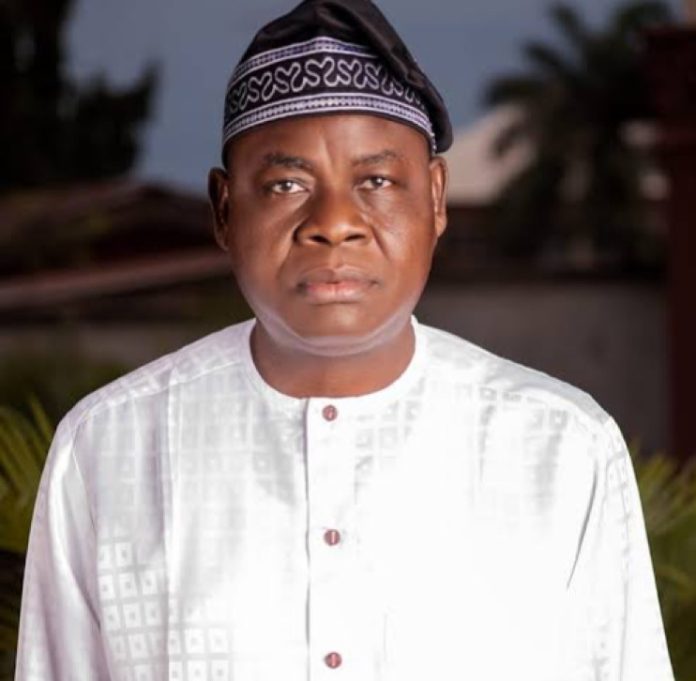 Dr Matthias Oyigeya