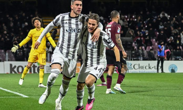 Juventus' Serbian forward Dusan Vlahovic (L) celebrates with Juventus' Italian midfielder Nicolo Fagioli after scoring his second goal during the Italian Serie A football match between Salernitana and Juventus on February 7, 2023 at the Arigis stadium in Salerno. (Photo by Andreas SOLARO / AFP)