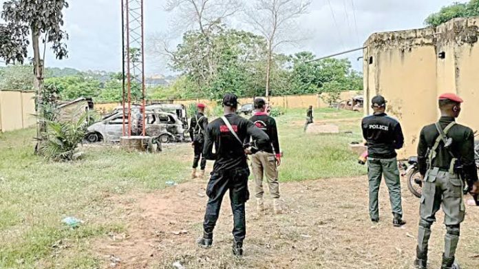 Police gunmen